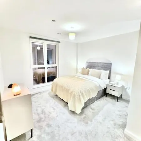 City Escape - Unwind In Style Barking  Exterior photo