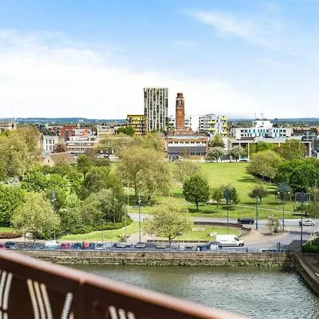 City Escape - Unwind In Style Barking  Exterior photo