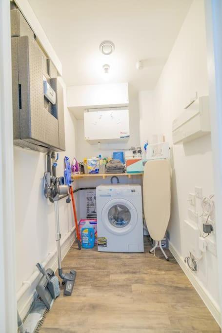 Escape - Unwind In Style Barking (Greater London)