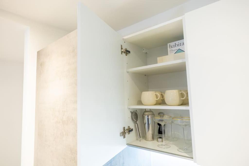Escape - Unwind In Style Apartment *