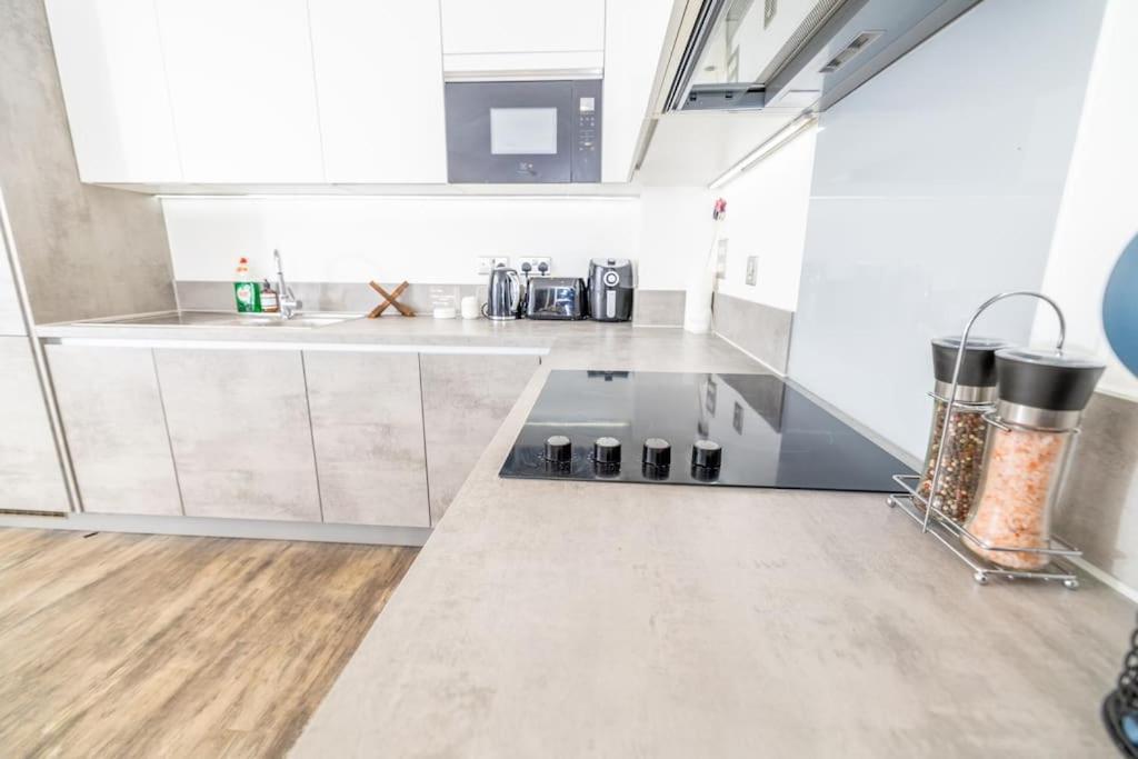 Escape - Unwind In Style Apartment
