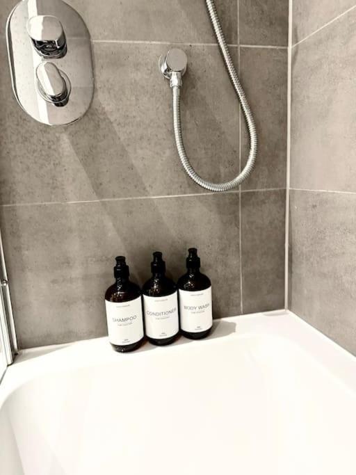 Escape - Unwind In Style Apartment Barking (Greater London)