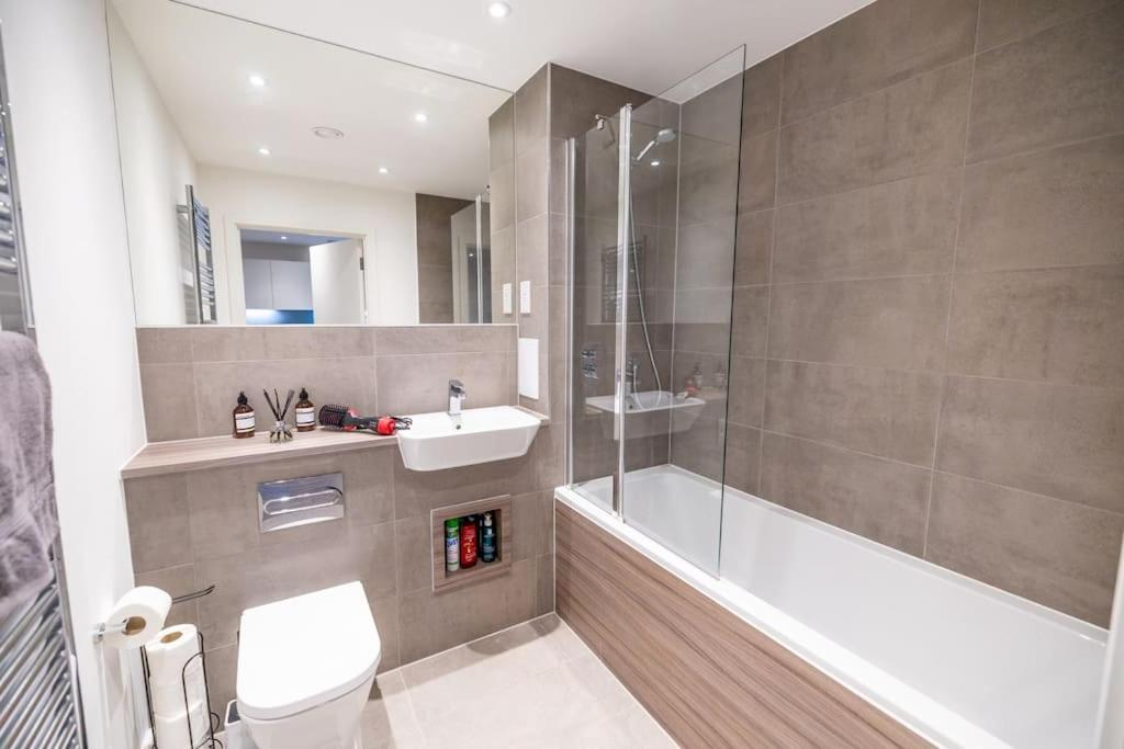Escape - Unwind In Style Apartment *