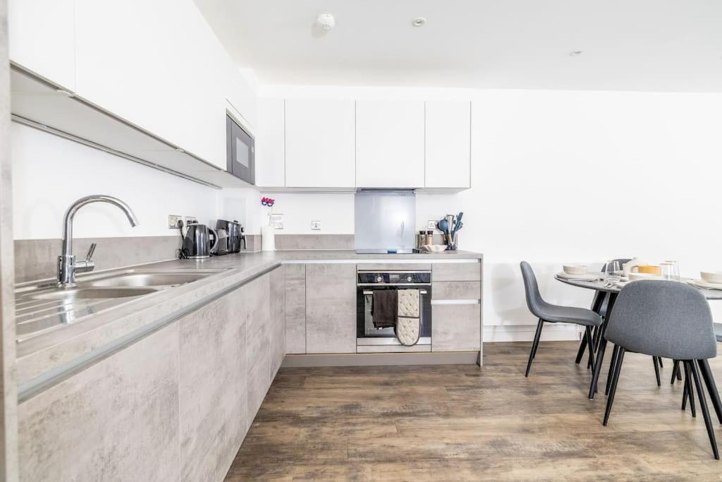 Apartment Escape - Unwind In Style Barking (Greater London)